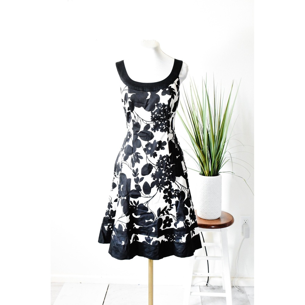 Jones Wear Dress Fit and Flare Women 6 Black White Floral Y2K Sleeveless Scoop